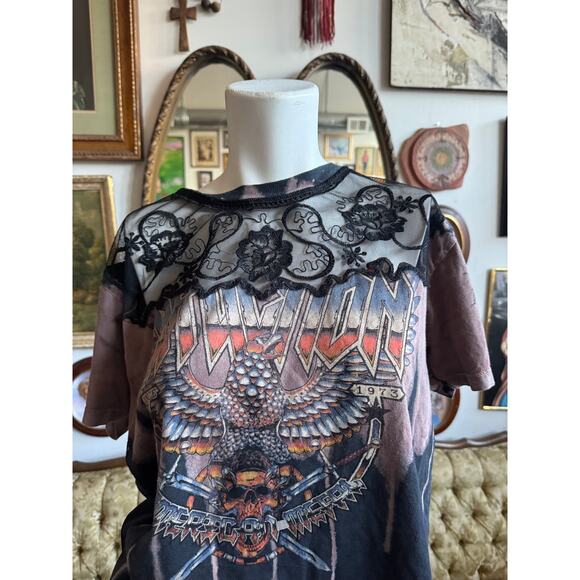 Affliction Lace & Bleached Graphic Tee Size Medium - Picture 2 of 4